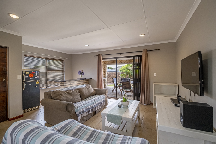 To Let 3 Bedroom Property for Rent in Summerstrand Eastern Cape